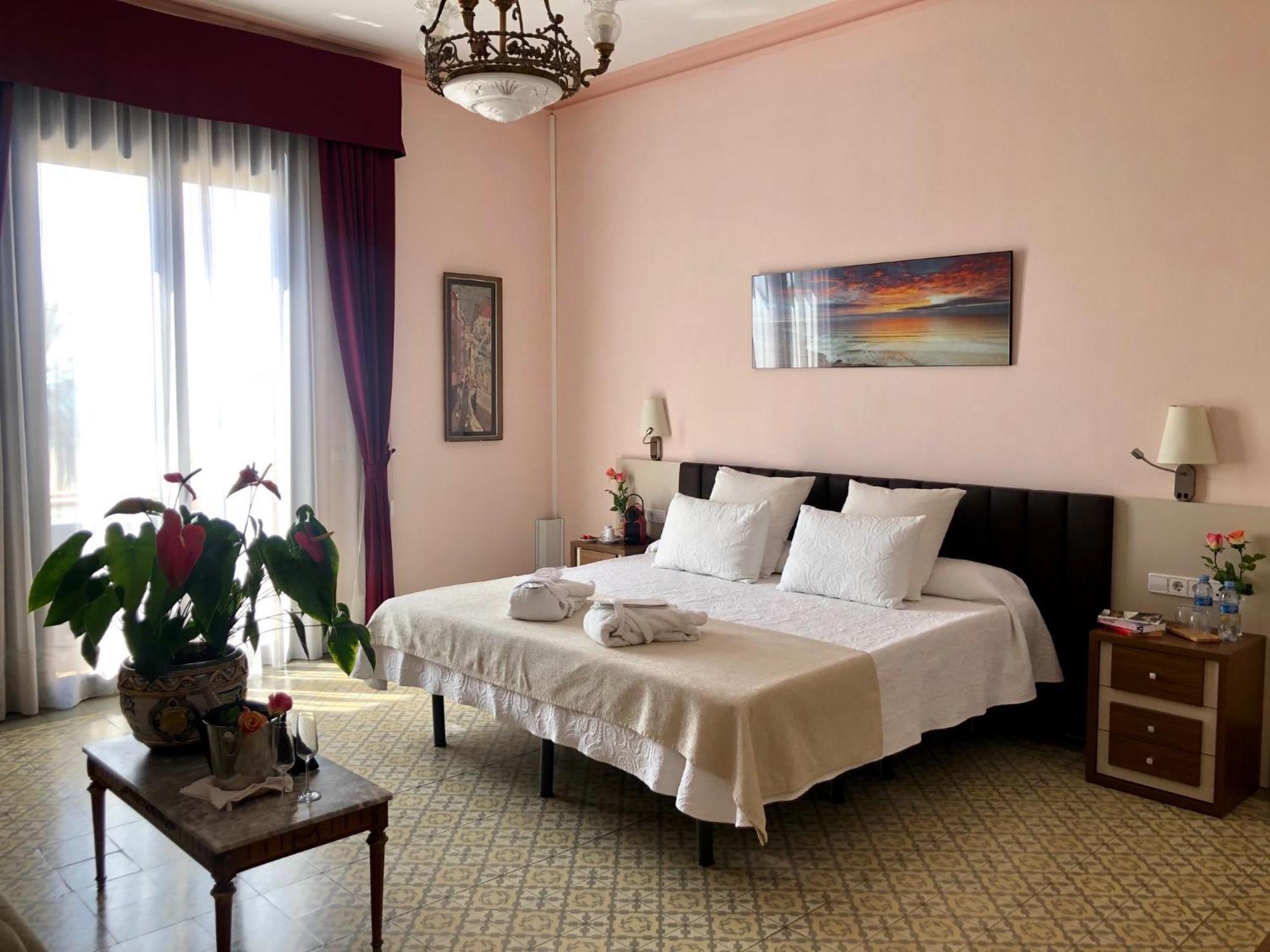 Hotel Llar De Capitans Masnou Rum bild