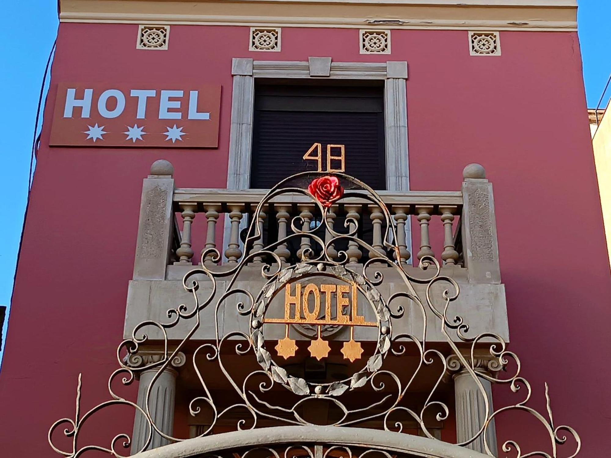 Hotel Llar De Capitans Masnou Exteriör bild