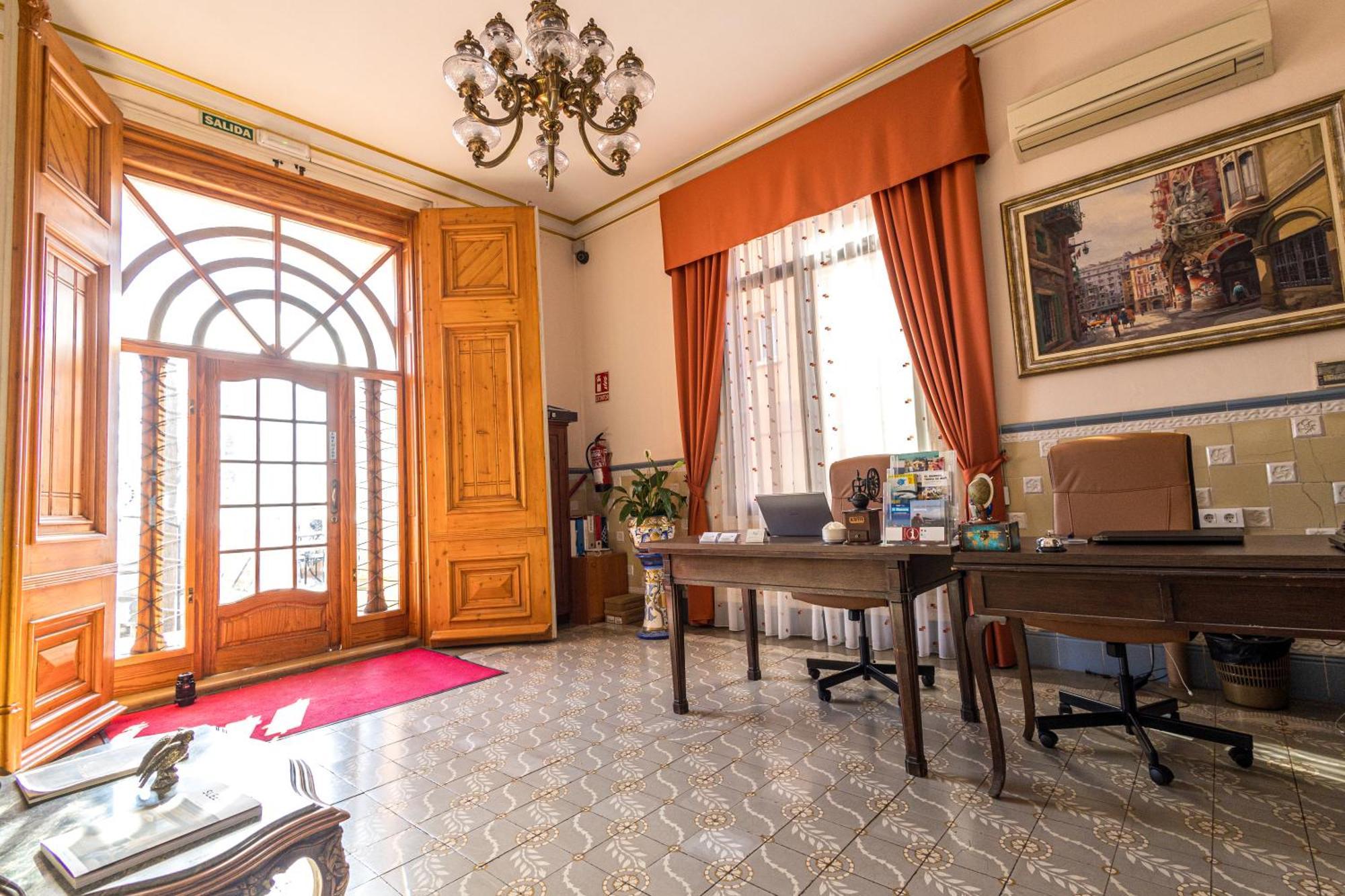 Hotel Llar De Capitans Masnou Exteriör bild
