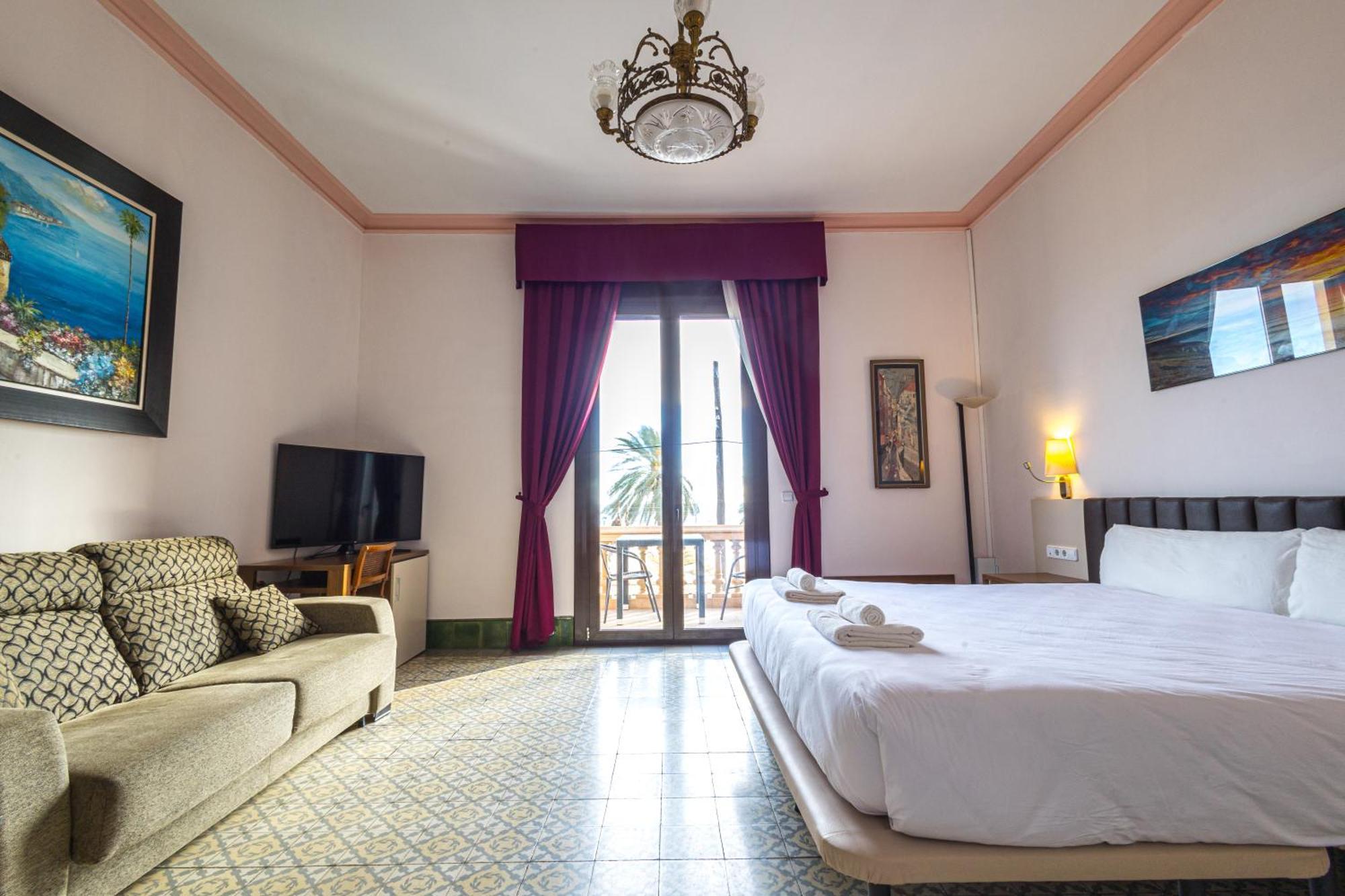 Hotel Llar De Capitans Masnou Exteriör bild